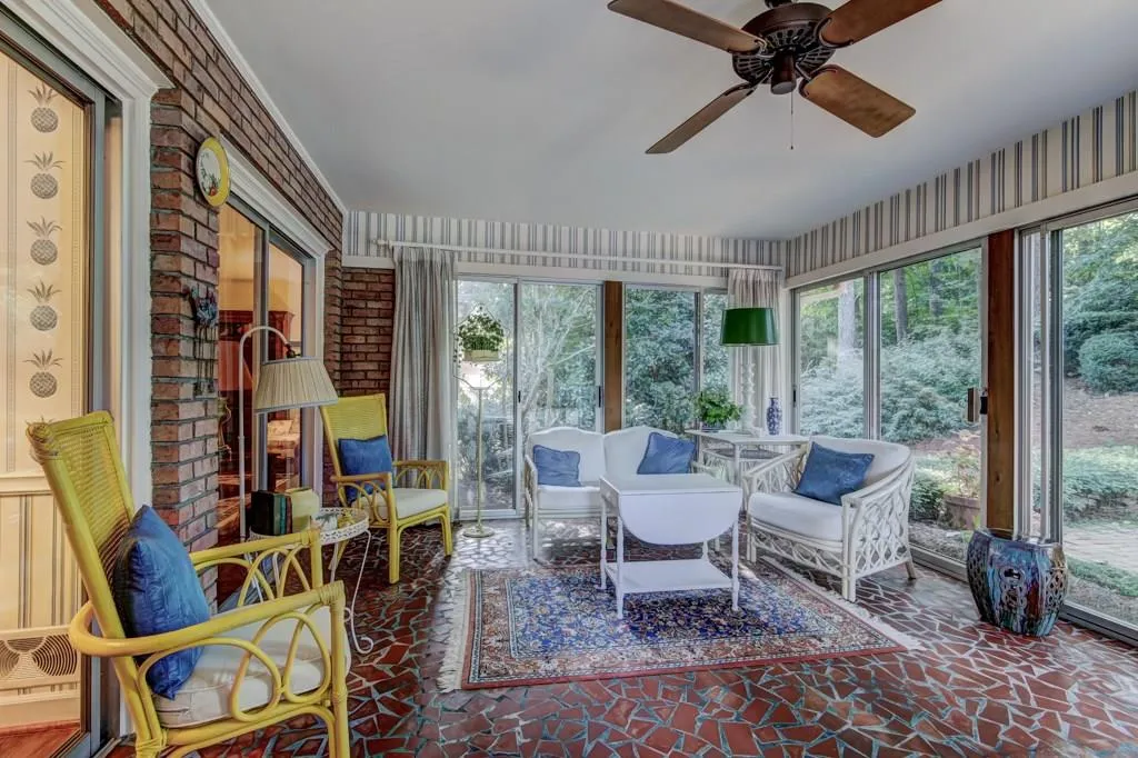 325 Riverhill Drive, Sandy Springs, Georgia 30328, 3 Bedrooms Bedrooms, ,2 BathroomsBathrooms,Residential,Sold,325 Riverhill Drive,5905883