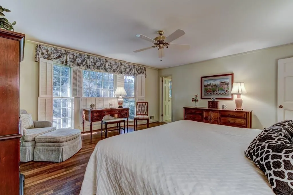 325 Riverhill Drive, Sandy Springs, Georgia 30328, 3 Bedrooms Bedrooms, ,2 BathroomsBathrooms,Residential,Sold,325 Riverhill Drive,5905883