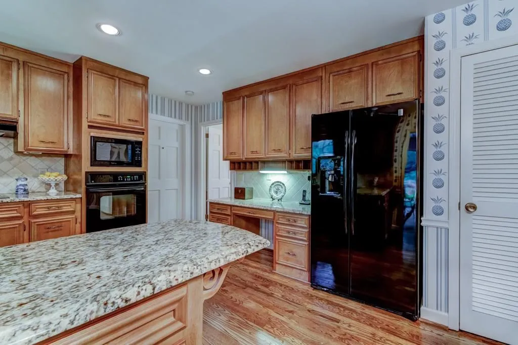 325 Riverhill Drive, Sandy Springs, Georgia 30328, 3 Bedrooms Bedrooms, ,2 BathroomsBathrooms,Residential,Sold,325 Riverhill Drive,5905883