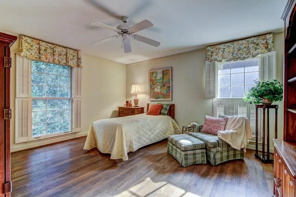 325 Riverhill Drive, Sandy Springs, Georgia 30328, 3 Bedrooms Bedrooms, ,2 BathroomsBathrooms,Residential,Sold,325 Riverhill Drive,5905883