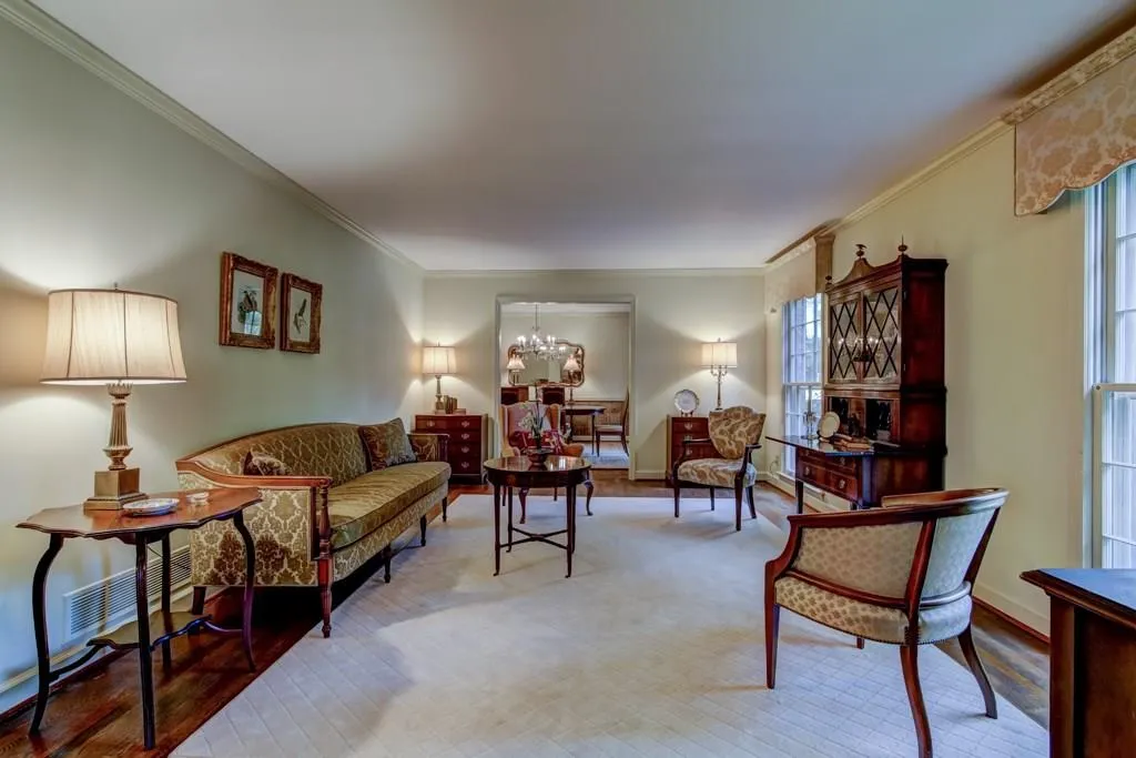 325 Riverhill Drive, Sandy Springs, Georgia 30328, 3 Bedrooms Bedrooms, ,2 BathroomsBathrooms,Residential,Sold,325 Riverhill Drive,5905883