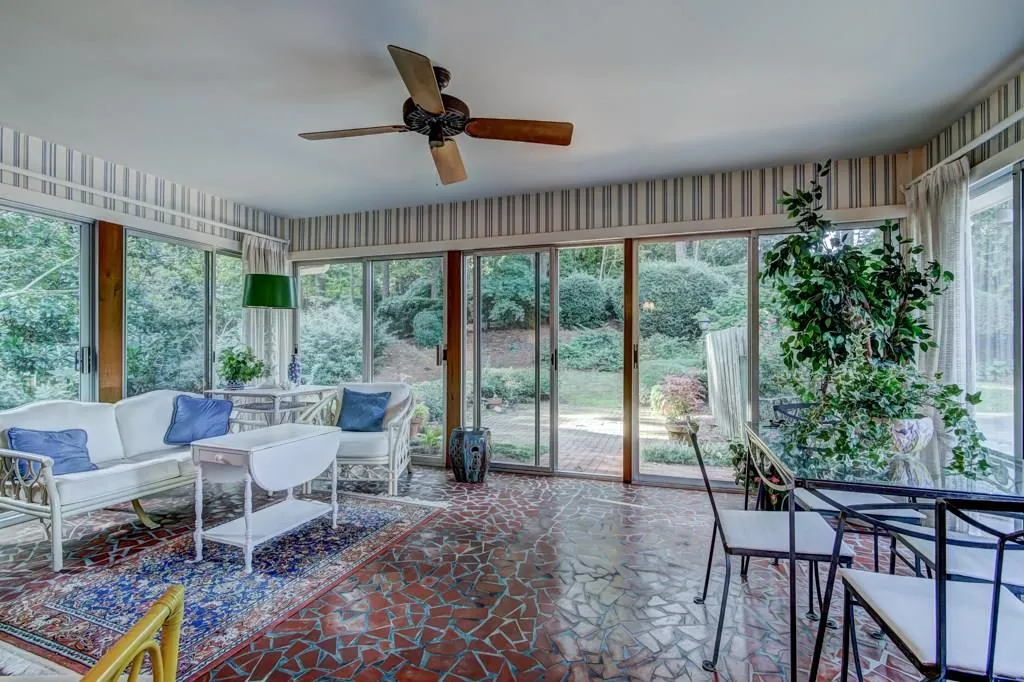 325 Riverhill Drive, Sandy Springs, Georgia 30328, 3 Bedrooms Bedrooms, ,2 BathroomsBathrooms,Residential,Sold,325 Riverhill Drive,5905883