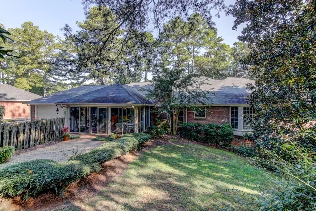325 Riverhill Drive, Sandy Springs, Georgia 30328, 3 Bedrooms Bedrooms, ,2 BathroomsBathrooms,Residential,Sold,325 Riverhill Drive,5905883