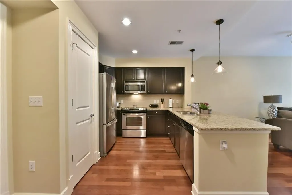 200 River Vista Drive Unit 445, Atlanta, Georgia 30339, 1 Bedroom Bedrooms, ,1 BathroomBathrooms,Residential,Sold,200 River Vista Drive Unit 445,5855729