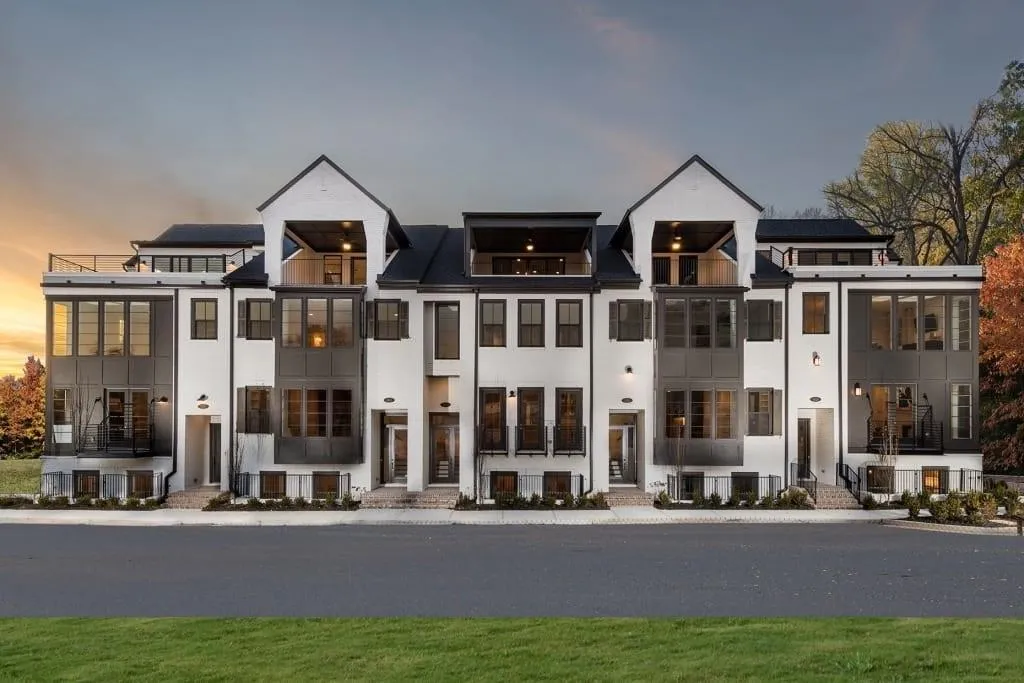 2071 Wheaton Way, Sandy Springs, Georgia 30328, 3 Bedrooms Bedrooms, ,4 BathroomsBathrooms,Residential,Sold,2071 Wheaton Way,6549362