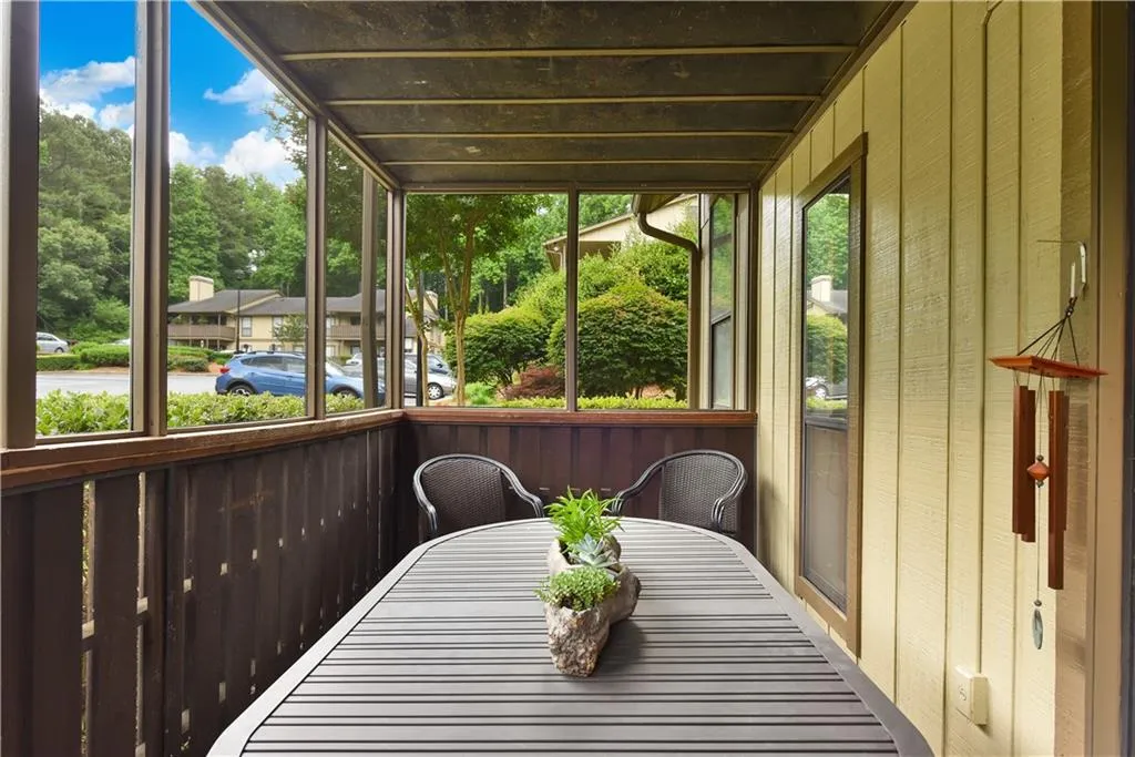 902 Woodcliff Drive Unit 902, Atlanta, Georgia 30350, 2 Bedrooms Bedrooms, ,2 BathroomsBathrooms,Residential,Sold,902 Woodcliff Drive Unit 902,6896397