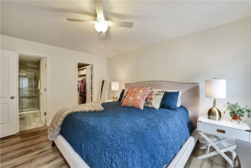 902 Woodcliff Drive Unit 902, Atlanta, Georgia 30350, 2 Bedrooms Bedrooms, ,2 BathroomsBathrooms,Residential,Sold,902 Woodcliff Drive Unit 902,6896397
