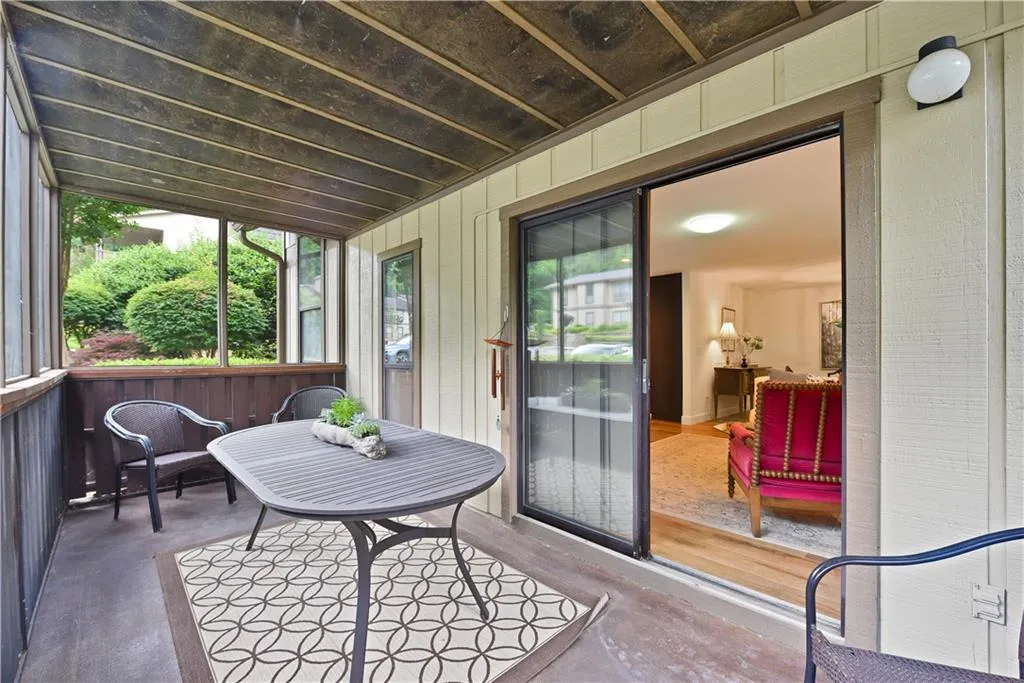 902 Woodcliff Drive Unit 902, Atlanta, Georgia 30350, 2 Bedrooms Bedrooms, ,2 BathroomsBathrooms,Residential,Sold,902 Woodcliff Drive Unit 902,6896397
