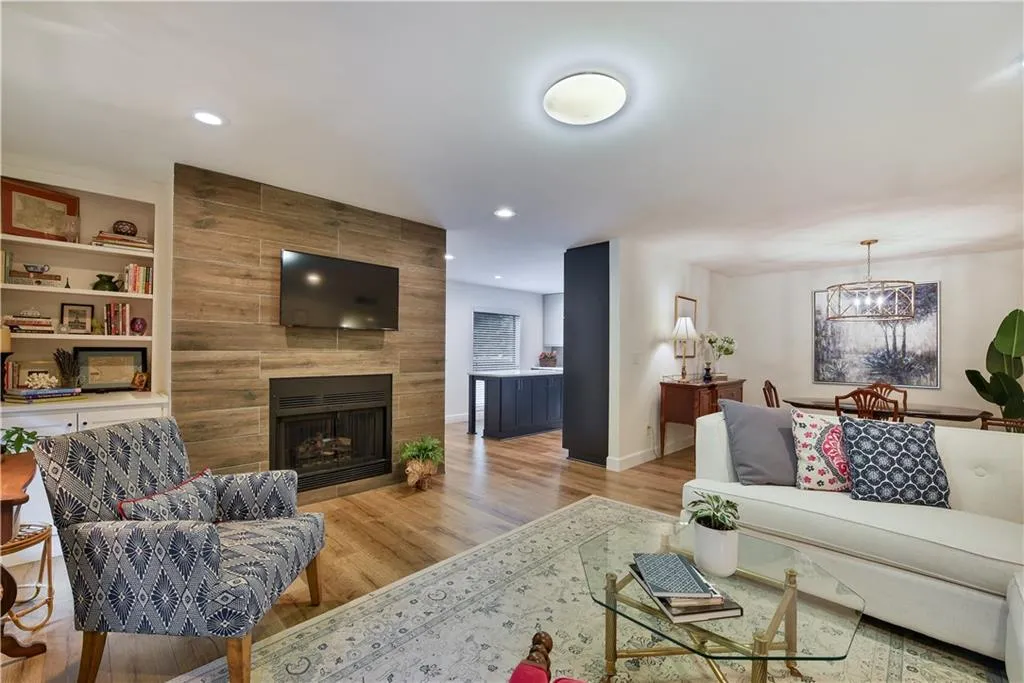 902 Woodcliff Drive Unit 902, Atlanta, Georgia 30350, 2 Bedrooms Bedrooms, ,2 BathroomsBathrooms,Residential,Sold,902 Woodcliff Drive Unit 902,6896397