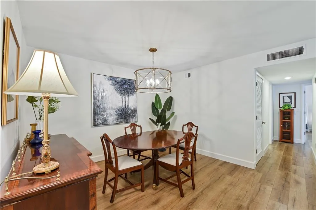 902 Woodcliff Drive Unit 902, Atlanta, Georgia 30350, 2 Bedrooms Bedrooms, ,2 BathroomsBathrooms,Residential,Sold,902 Woodcliff Drive Unit 902,6896397