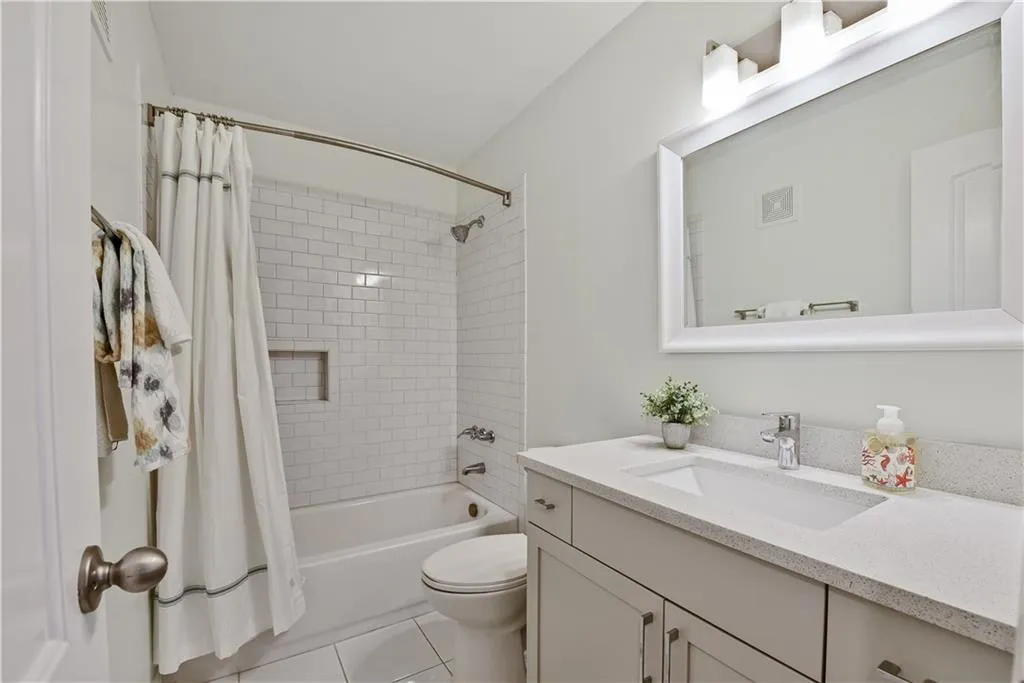 902 Woodcliff Drive Unit 902, Atlanta, Georgia 30350, 2 Bedrooms Bedrooms, ,2 BathroomsBathrooms,Residential,Sold,902 Woodcliff Drive Unit 902,6896397