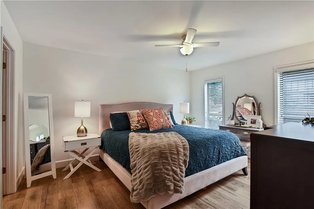 902 Woodcliff Drive Unit 902, Atlanta, Georgia 30350, 2 Bedrooms Bedrooms, ,2 BathroomsBathrooms,Residential,Sold,902 Woodcliff Drive Unit 902,6896397