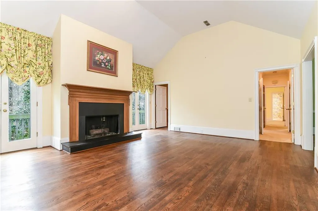 3376 W Paces Ferry Court Nw, Atlanta, Georgia 30327, 3 Bedrooms Bedrooms, ,2 BathroomsBathrooms,Residential,Sold,3376 W Paces Ferry Court Nw,5803698