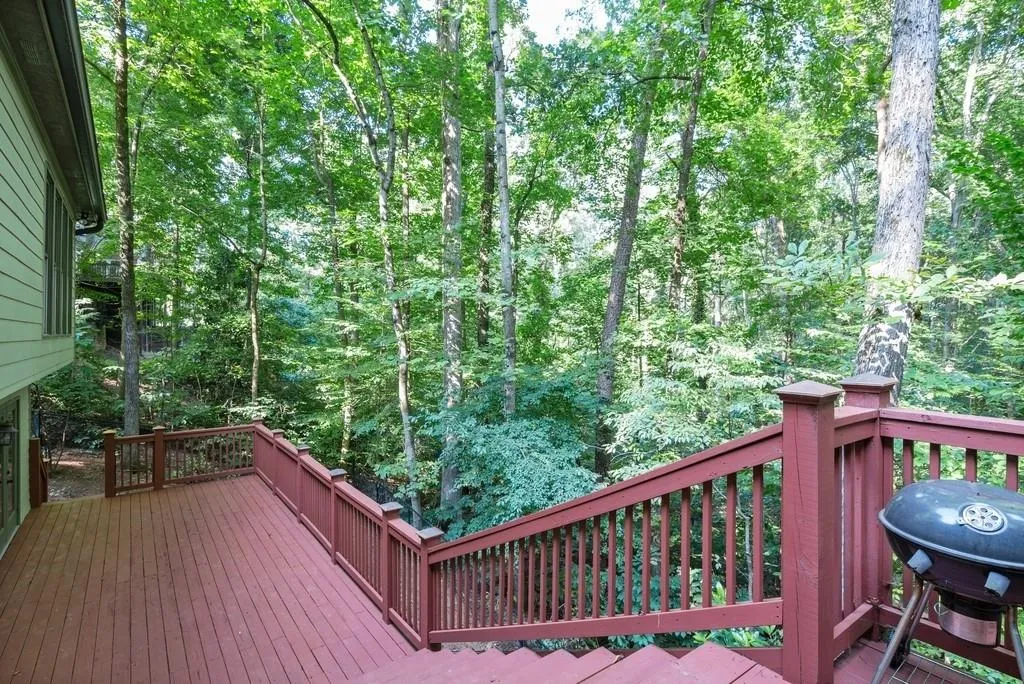 245 Skyridge Drive, Sandy Springs, Georgia 30350, 5 Bedrooms Bedrooms, ,3 BathroomsBathrooms,Residential,Sold,245 Skyridge Drive,6688136