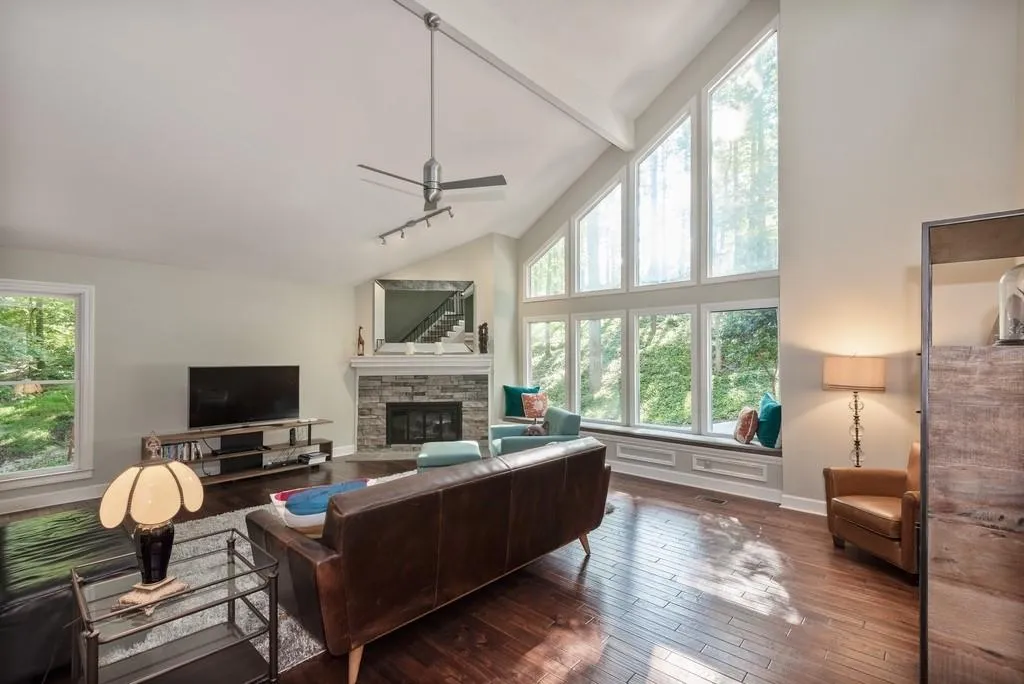 245 Skyridge Drive, Sandy Springs, Georgia 30350, 5 Bedrooms Bedrooms, ,3 BathroomsBathrooms,Residential,Sold,245 Skyridge Drive,6688136