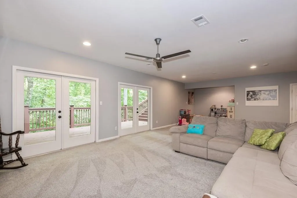 245 Skyridge Drive, Sandy Springs, Georgia 30350, 5 Bedrooms Bedrooms, ,3 BathroomsBathrooms,Residential,Sold,245 Skyridge Drive,6688136