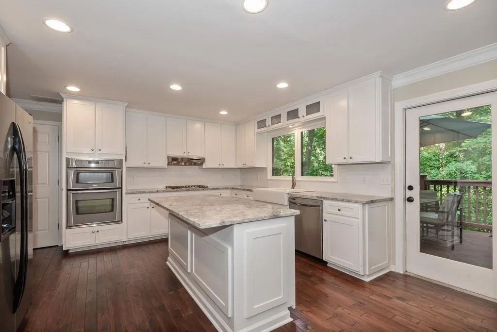 245 Skyridge Drive, Sandy Springs, Georgia 30350, 5 Bedrooms Bedrooms, ,3 BathroomsBathrooms,Residential,Sold,245 Skyridge Drive,6688136