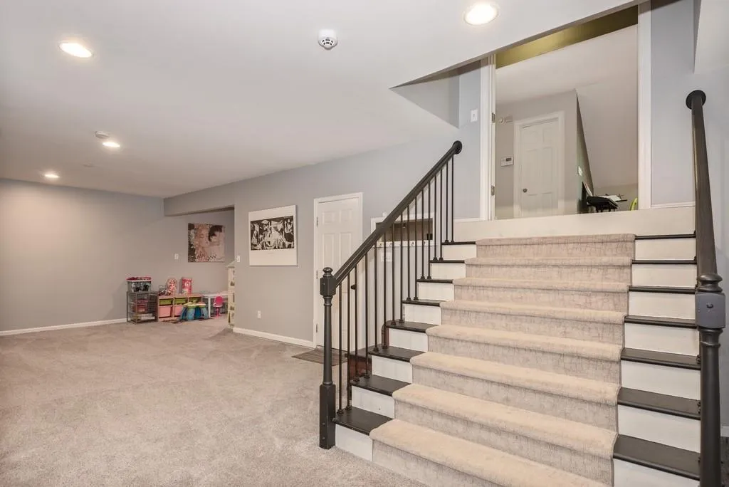 245 Skyridge Drive, Sandy Springs, Georgia 30350, 5 Bedrooms Bedrooms, ,3 BathroomsBathrooms,Residential,Sold,245 Skyridge Drive,6688136