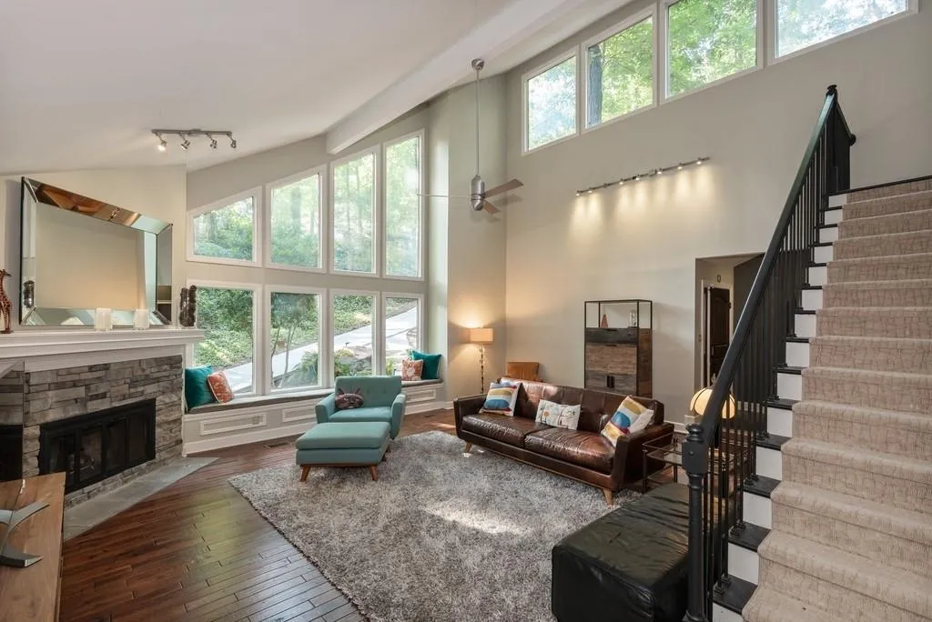 245 Skyridge Drive, Sandy Springs, Georgia 30350, 5 Bedrooms Bedrooms, ,3 BathroomsBathrooms,Residential,Sold,245 Skyridge Drive,6688136