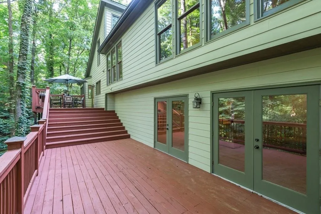 245 Skyridge Drive, Sandy Springs, Georgia 30350, 5 Bedrooms Bedrooms, ,3 BathroomsBathrooms,Residential,Sold,245 Skyridge Drive,6688136