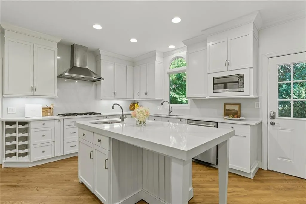 405 Ferry Landing, Atlanta, Georgia 30328, 4 Bedrooms Bedrooms, ,3 BathroomsBathrooms,Residential,For Sale,405 Ferry Landing,7648705