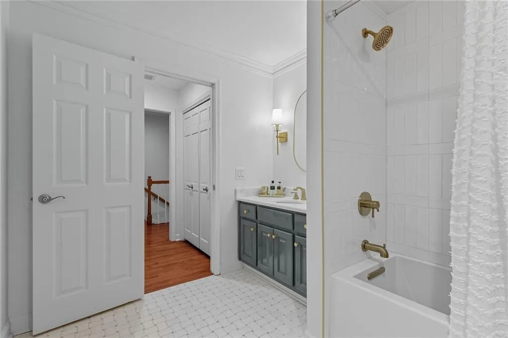 405 Ferry Landing, Atlanta, Georgia 30328, 4 Bedrooms Bedrooms, ,3 BathroomsBathrooms,Residential,For Sale,405 Ferry Landing,7648705