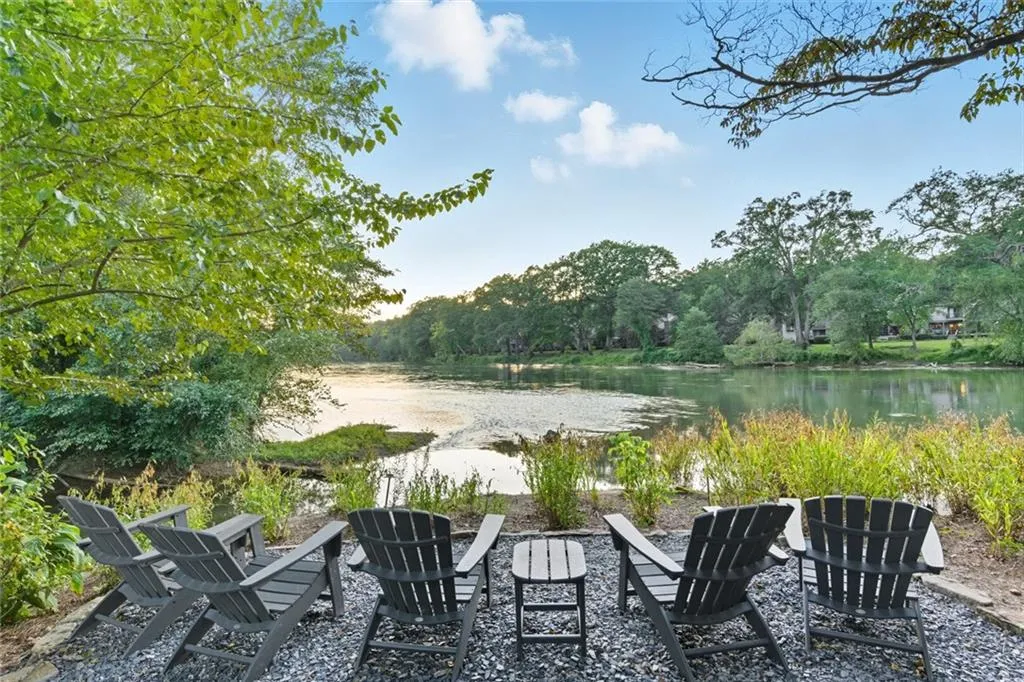 405 Ferry Landing, Atlanta, Georgia 30328, 4 Bedrooms Bedrooms, ,3 BathroomsBathrooms,Residential,For Sale,405 Ferry Landing,7648705