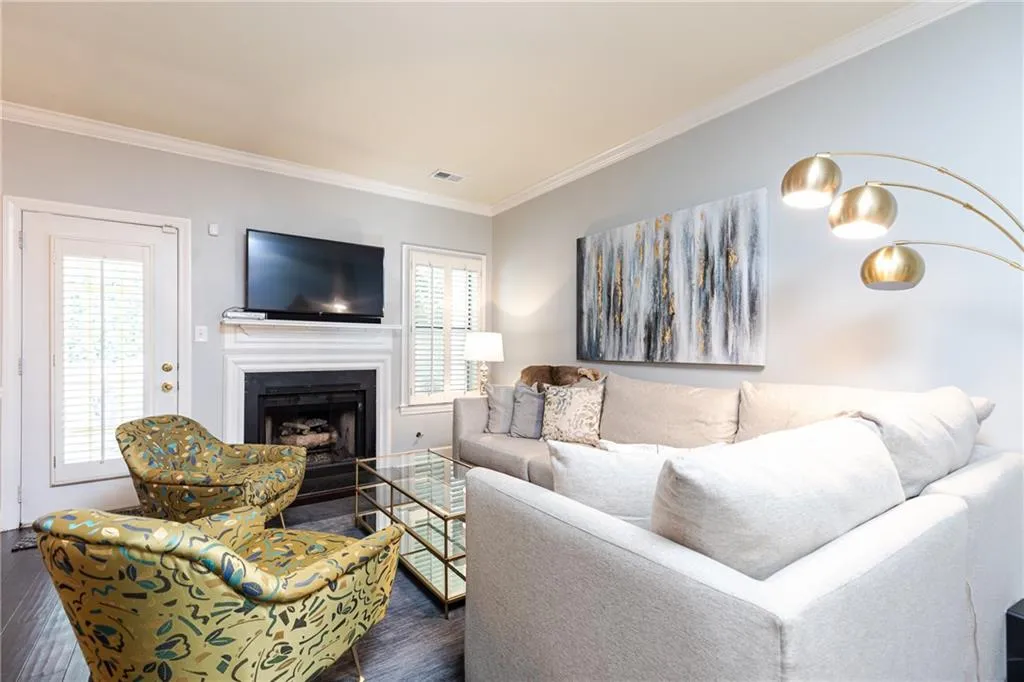 1160 Windsor Parkway Unit 13, Atlanta, Georgia 30319, 2 Bedrooms Bedrooms, ,2 BathroomsBathrooms,Residential,Sold,1160 Windsor Parkway Unit 13,6756894