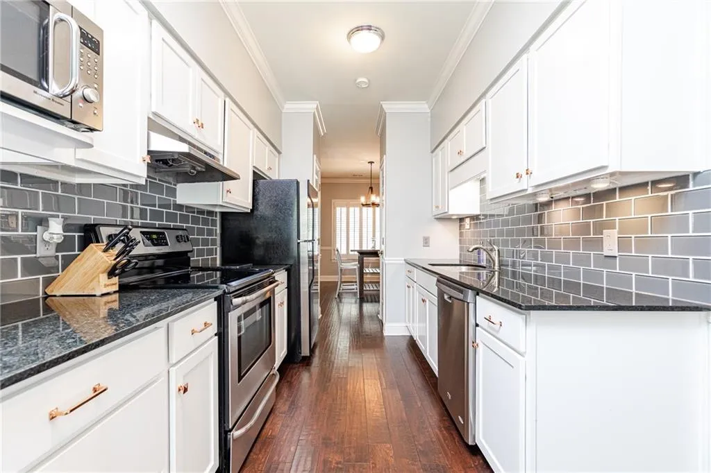 1160 Windsor Parkway Unit 13, Atlanta, Georgia 30319, 2 Bedrooms Bedrooms, ,2 BathroomsBathrooms,Residential,Sold,1160 Windsor Parkway Unit 13,6756894