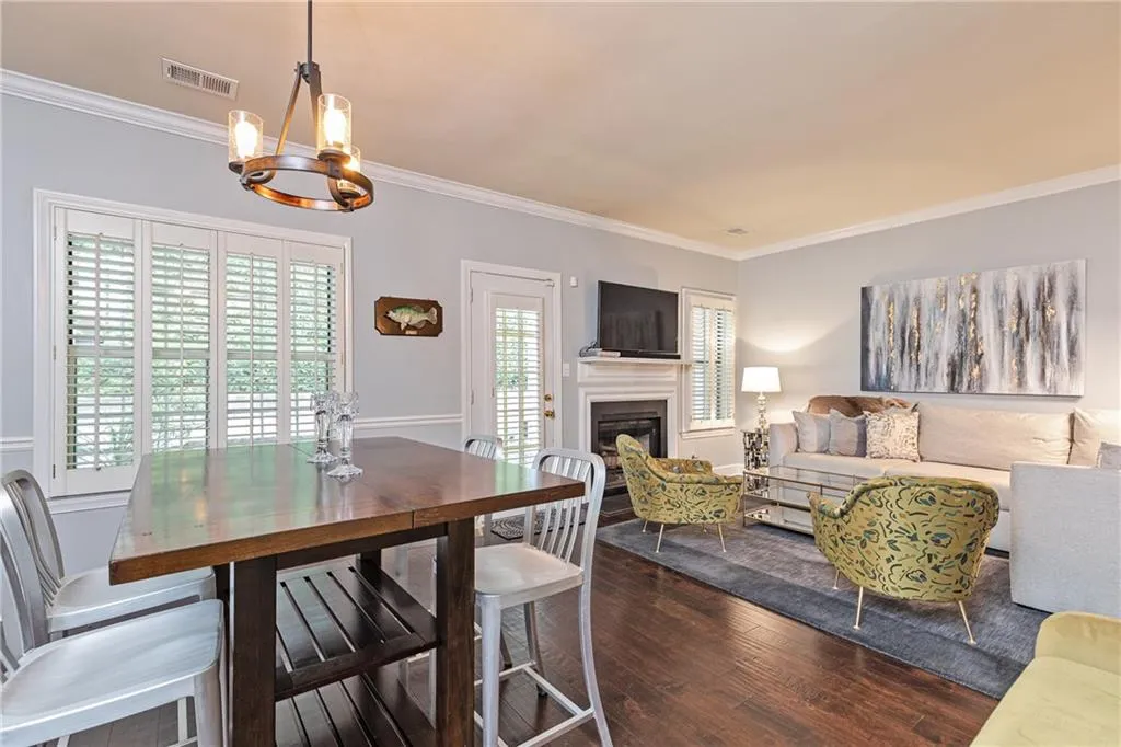 1160 Windsor Parkway Unit 13, Atlanta, Georgia 30319, 2 Bedrooms Bedrooms, ,2 BathroomsBathrooms,Residential,Sold,1160 Windsor Parkway Unit 13,6756894