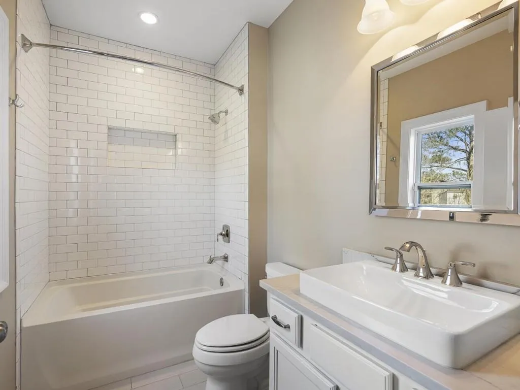 5830 Sandy Springs Circle, Atlanta, Georgia 30328, 3 Bedrooms Bedrooms, ,3 BathroomsBathrooms,Residential,Sold,5830 Sandy Springs Circle,7004525