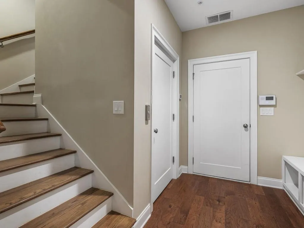 5830 Sandy Springs Circle, Atlanta, Georgia 30328, 3 Bedrooms Bedrooms, ,3 BathroomsBathrooms,Residential,Sold,5830 Sandy Springs Circle,7004525