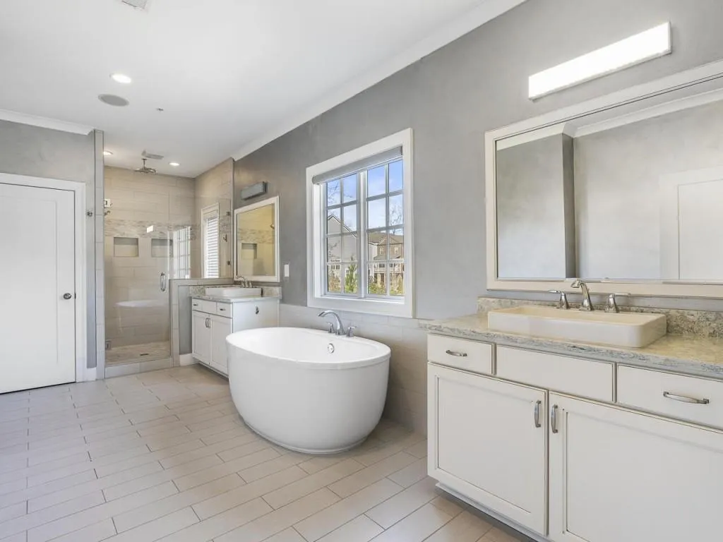 5830 Sandy Springs Circle, Atlanta, Georgia 30328, 3 Bedrooms Bedrooms, ,3 BathroomsBathrooms,Residential,Sold,5830 Sandy Springs Circle,7004525