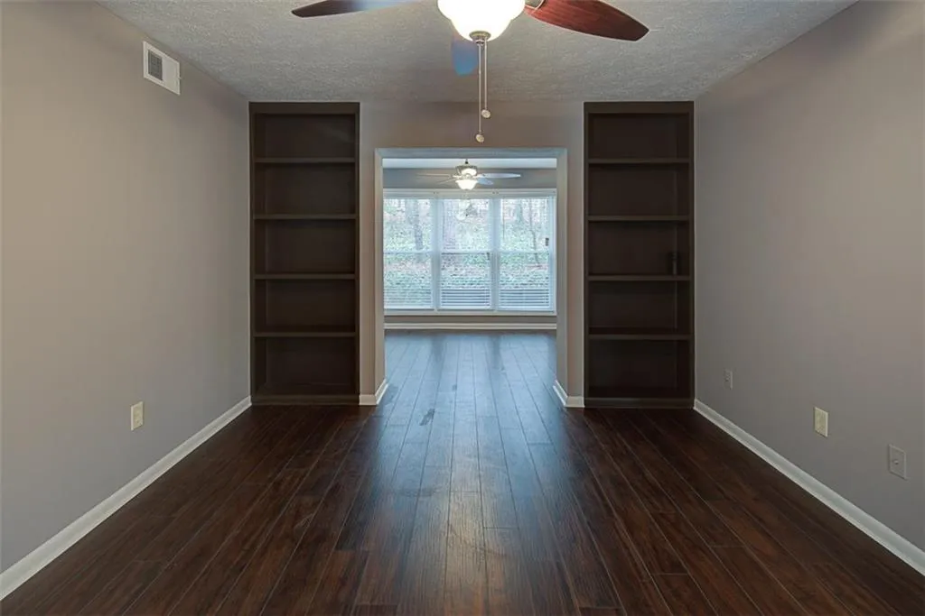 8740 Roswell Road Unit 6a, Sandy Springs, Georgia 30350, 2 Bedrooms Bedrooms, ,2 BathroomsBathrooms,Residential,Sold,8740 Roswell Road Unit 6a,5965770