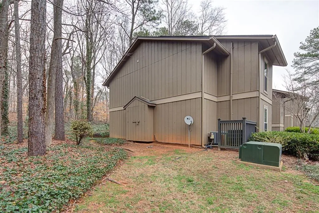 8740 Roswell Road Unit 6a, Sandy Springs, Georgia 30350, 2 Bedrooms Bedrooms, ,2 BathroomsBathrooms,Residential,Sold,8740 Roswell Road Unit 6a,5965770