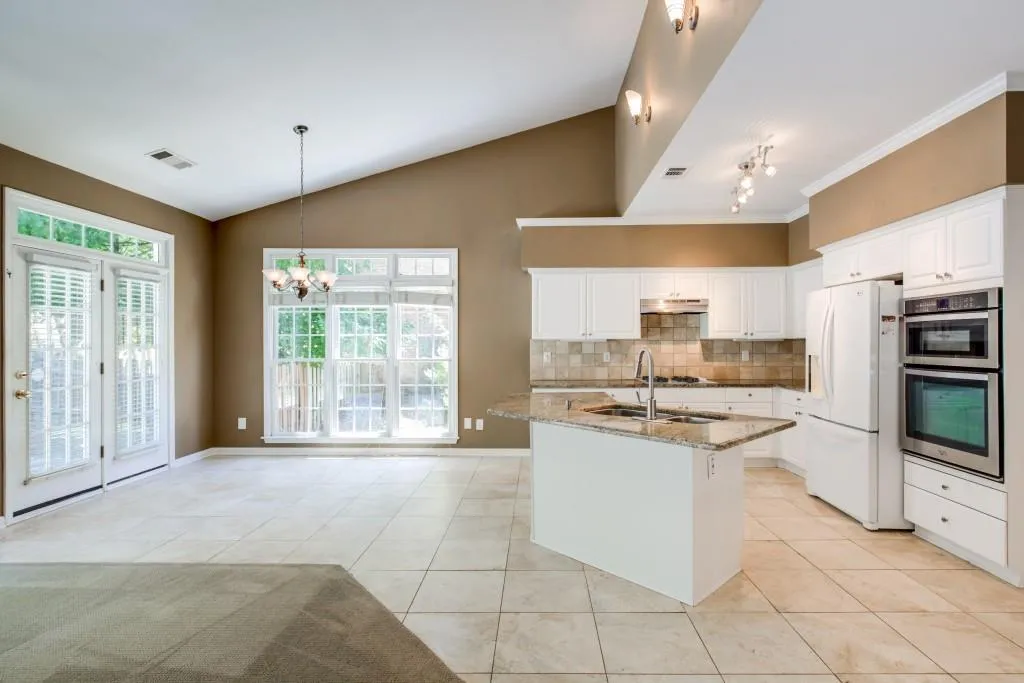 175 Smithdun Lane, Sandy Springs, Georgia 30350, 4 Bedrooms Bedrooms, ,3 BathroomsBathrooms,Residential,Sold,175 Smithdun Lane,6023768
