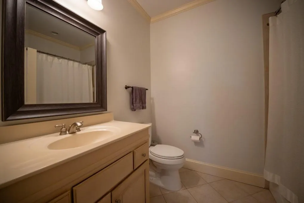 Bedroom 2 -private bathroom
