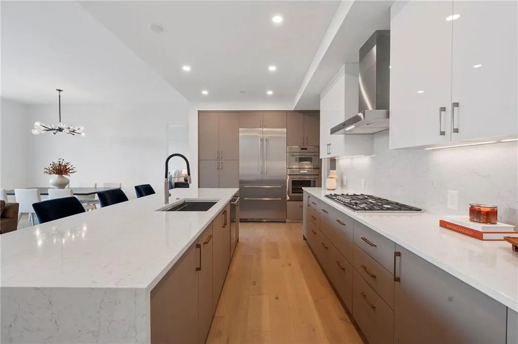 2425 Peachtree Road Ne Unit 511, Atlanta, Georgia 30305, 2 Bedrooms Bedrooms, 0 ,3 BathroomsBathrooms,Residential,For Sale,2425 Peachtree Road Ne Unit 511,7836431