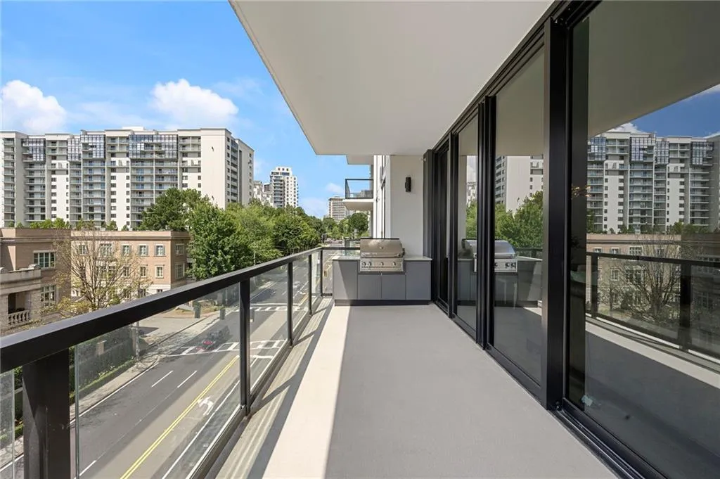 2425 Peachtree Road Ne Unit 511, Atlanta, Georgia 30305, 2 Bedrooms Bedrooms, 0 ,3 BathroomsBathrooms,Residential,For Sale,2425 Peachtree Road Ne Unit 511,7836431