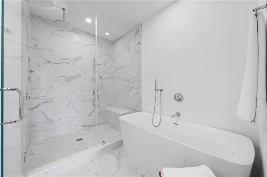 2425 Peachtree Road Ne Unit 511, Atlanta, Georgia 30305, 2 Bedrooms Bedrooms, 0 ,3 BathroomsBathrooms,Residential,For Sale,2425 Peachtree Road Ne Unit 511,7836431