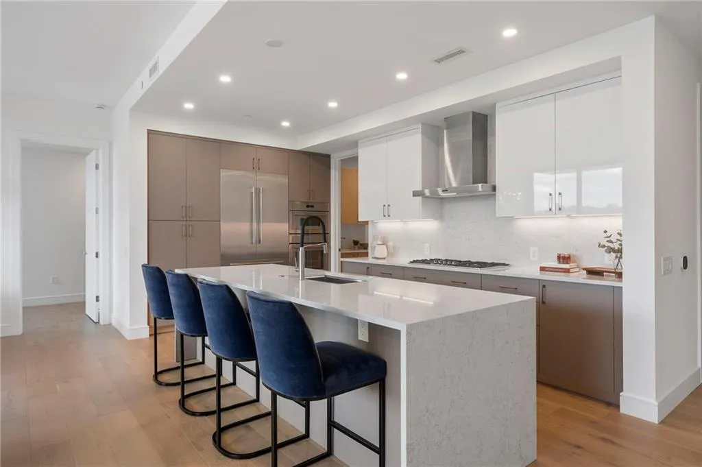 2425 Peachtree Road Ne Unit 511, Atlanta, Georgia 30305, 2 Bedrooms Bedrooms, 0 ,3 BathroomsBathrooms,Residential,For Sale,2425 Peachtree Road Ne Unit 511,7836431