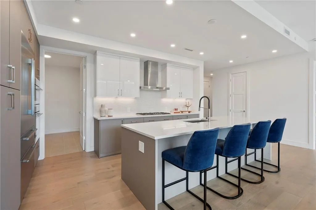 2425 Peachtree Road Ne Unit 511, Atlanta, Georgia 30305, 2 Bedrooms Bedrooms, 0 ,3 BathroomsBathrooms,Residential,For Sale,2425 Peachtree Road Ne Unit 511,7836431