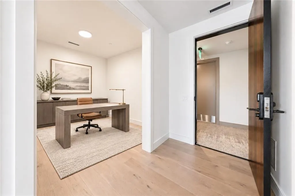 2425 Peachtree Road Ne Unit 511, Atlanta, Georgia 30305, 2 Bedrooms Bedrooms, 0 ,3 BathroomsBathrooms,Residential,For Sale,2425 Peachtree Road Ne Unit 511,7836431