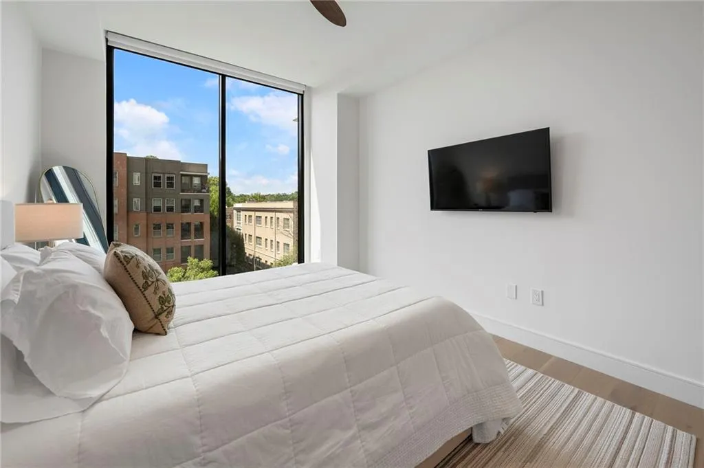 2425 Peachtree Road Ne Unit 511, Atlanta, Georgia 30305, 2 Bedrooms Bedrooms, 0 ,3 BathroomsBathrooms,Residential,For Sale,2425 Peachtree Road Ne Unit 511,7836431