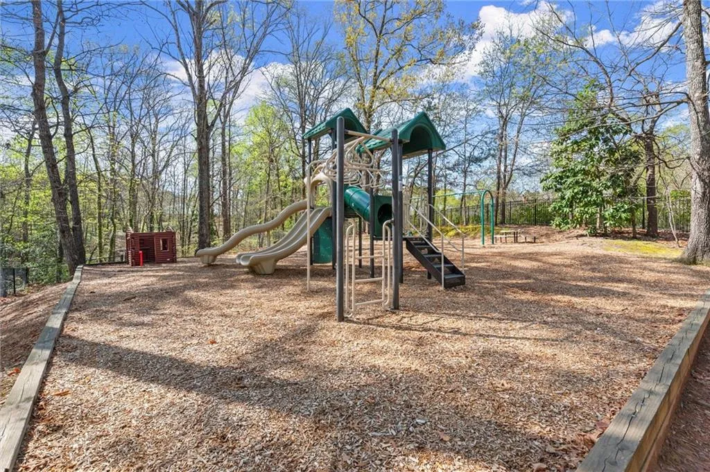 495 Heritage Way, Atlanta, Georgia 30328, 4 Bedrooms Bedrooms, ,3 BathroomsBathrooms,Residential,Sold,495 Heritage Way,7554169