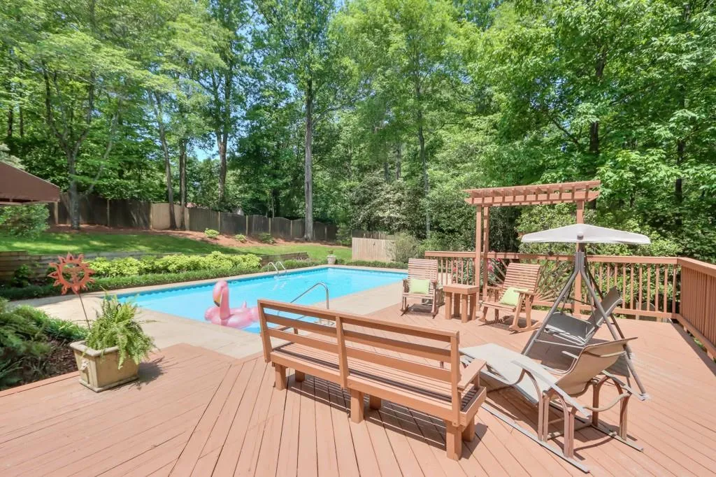7900 Saddle Ridge Drive, Sandy Springs, Georgia 30350, 4 Bedrooms Bedrooms, ,3 BathroomsBathrooms,Residential,Sold,7900 Saddle Ridge Drive,7216056