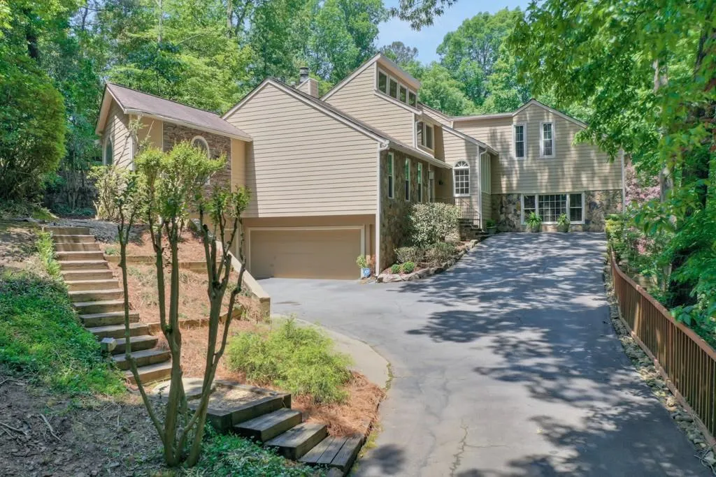 7900 Saddle Ridge Drive, Sandy Springs, Georgia 30350, 4 Bedrooms Bedrooms, ,3 BathroomsBathrooms,Residential,Sold,7900 Saddle Ridge Drive,7216056