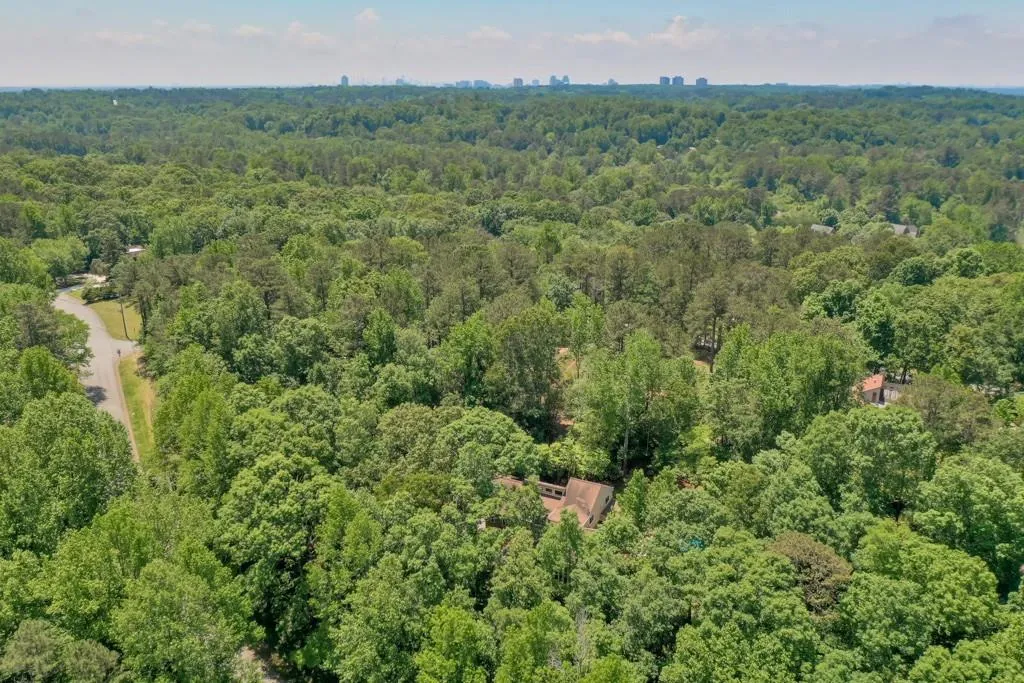 7900 Saddle Ridge Drive, Sandy Springs, Georgia 30350, 4 Bedrooms Bedrooms, ,3 BathroomsBathrooms,Residential,Sold,7900 Saddle Ridge Drive,7216056