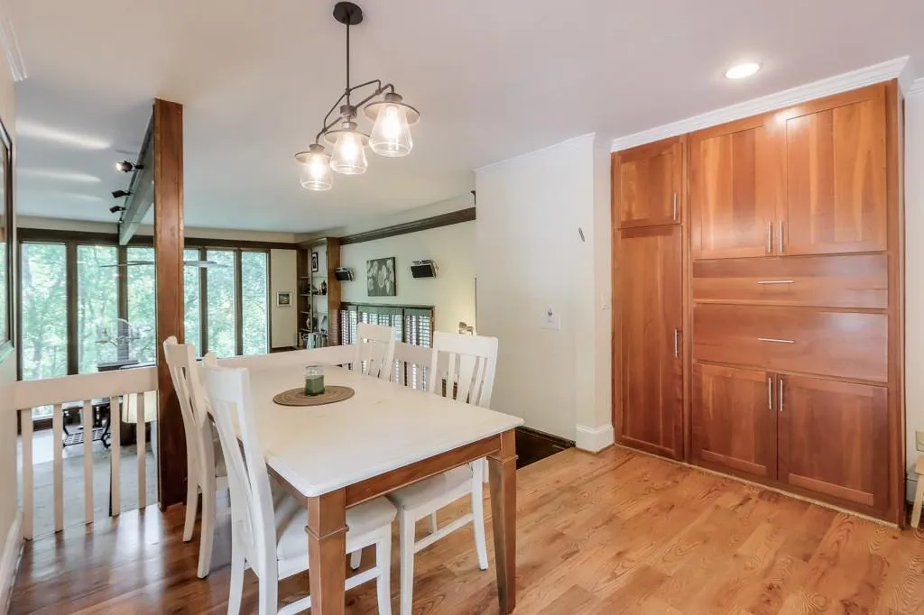7900 Saddle Ridge Drive, Sandy Springs, Georgia 30350, 4 Bedrooms Bedrooms, ,3 BathroomsBathrooms,Residential,Sold,7900 Saddle Ridge Drive,7216056