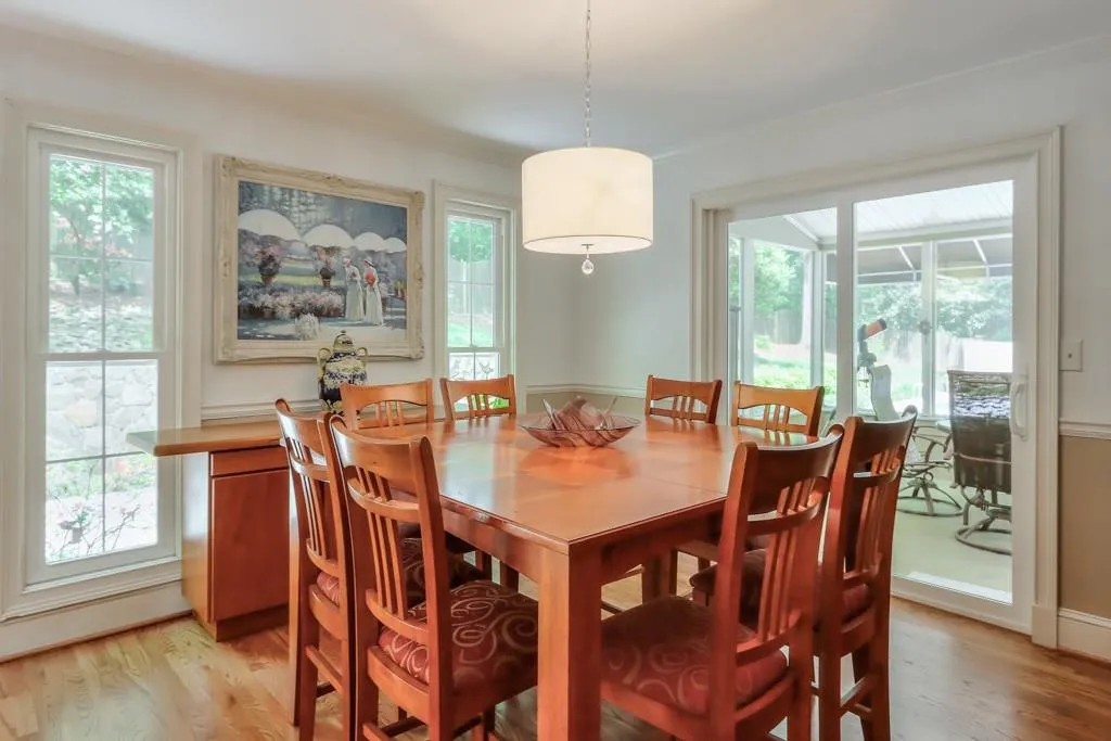 7900 Saddle Ridge Drive, Sandy Springs, Georgia 30350, 4 Bedrooms Bedrooms, ,3 BathroomsBathrooms,Residential,Sold,7900 Saddle Ridge Drive,7216056